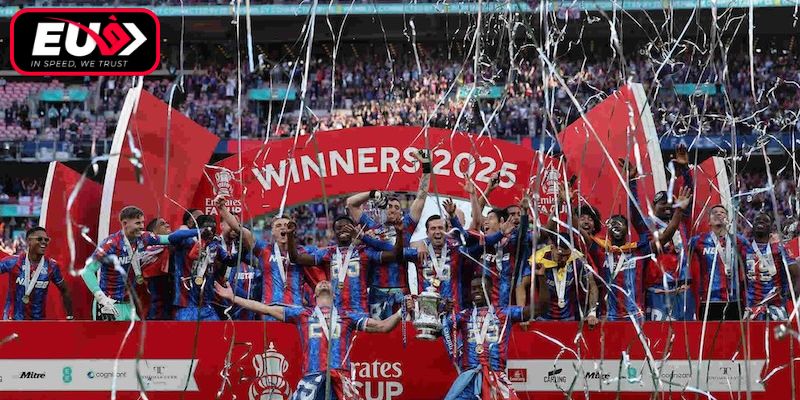 Niềm vui vỡ òa của Crystal Palace F.C và người hâm mộ