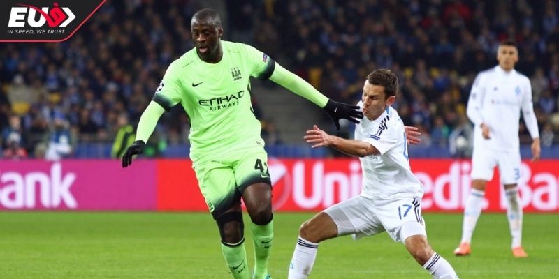 Phân Tích Vai Trò Và Nhiệm Vụ Tiền Vệ Là Gì Trong Bóng Đá 1 Khám phá vai trò trung tâm sân cỏ của tiền vệ là gì?